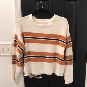 Small soft white lizard thicket sweater w/ stripes